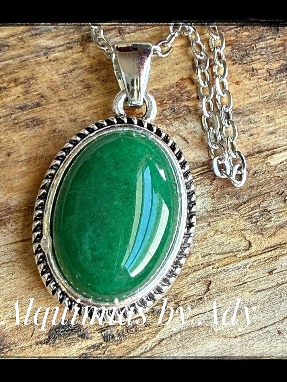 Green jade Oval Stone Pendant Necklace